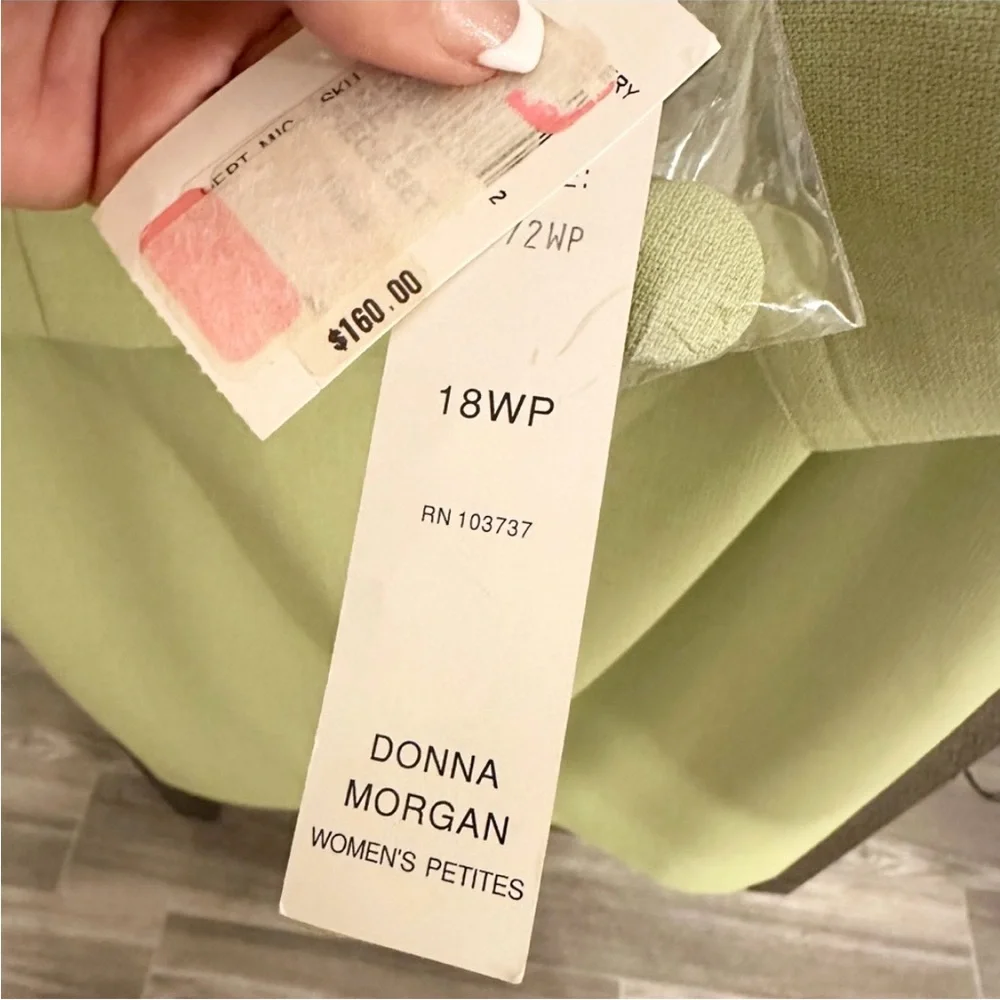 NWT DONNA MORGAN Dress Suit
